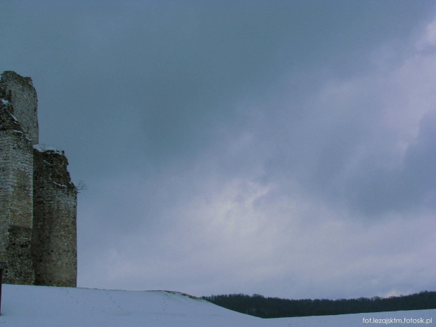 Zamek w Mirowie #widok #niebo #chmury #krajobraz #Polska #historia #zima #lezajsktm #jura #krakowsko #częstochowska