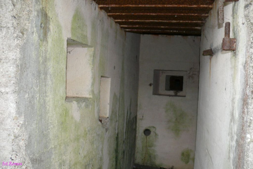 Regelbau 113d - Schron bojowy z sześciostrzelnicową kopułą pancerną dla km, z drużyną piechoty, bez izby flankującej #Regelbau113d