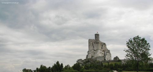 Zamek rycerski w Mirowie - Jura krakowsko-częstochowska #częstochowska #jura #krajobraz #krakowsko #lezajsktm #Mirów #Polska #ruiny #widok #zabytki #historia #zamek #zamki