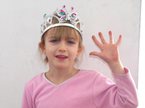 19.12.2010 Księżniczka po przylocie z Finlandii wszystkich pozdrawia. #dzieci