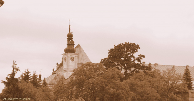 Klasztor o. Bernardynów w Leżajsku #bernardyni #bernardynów #historia #jesień #klasztor #kościół #krajobraz #lezajsk #lezajsktm #leżajsk #Polska #widok #zabytek #zabytki