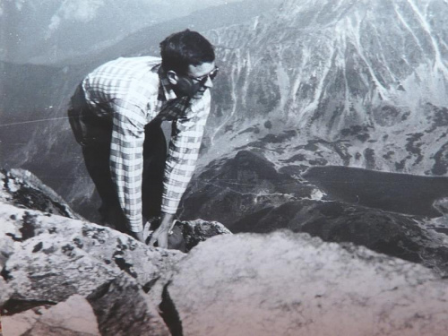 8,08.1964 Ja na szczycie Mięguszowieckim po przejściu grani od Przełęczy pod Chłopkiem z Przemkiem L. #góry #ludzie