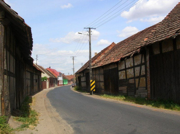 Dubin (wielkopolskie) - stodoły szachulcowe