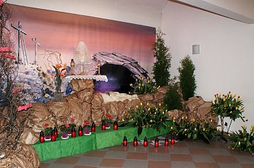 ZDROWYCH I SPOKOJNYCH ŚWIAT WIELKANOCNYCH ... jeszcze raz wszystkim Wam składam życzenia, szczególnie tym, których ominęłam wcześniej; nie zapomniałam o Was Kochani, ale sami widzicie, że miałam troszkę roboty ... #BożyGrób #kwiaty