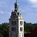 Regensburga - widok na wieżę kościelną