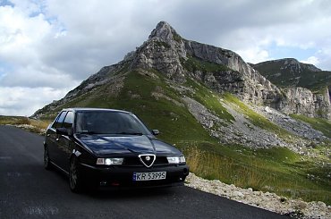 poniżej Dobri Do w górach Durmitor #AlfaRomeo155 #wakacje