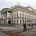 chwila bez deszczu - gmach Opery Wrocławskiej