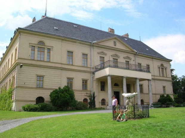 Raduń (Czechy) - pałac