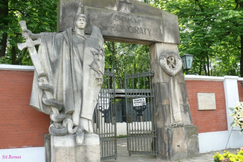 Cmentarz Powązkowski w Warszawie #Powązki #Warszawap