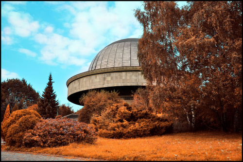 Planetarium #planetarium #park #drzewa #photoshop
