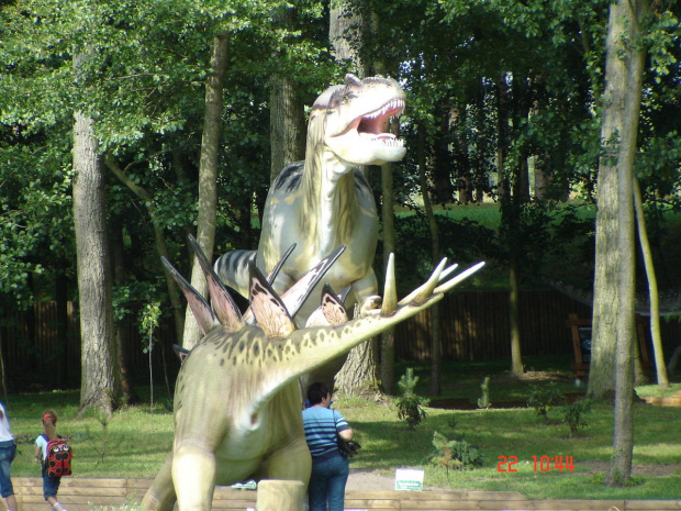 Park dinozaurów, w Rogowie, pomiędzy Gnieznem a Żninem