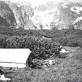 Biwak, na pierwszym planie nasz namiot. W głębi, z lewej Dolina Dzika, z prawej Dolina Jastrzębia. #biwak #góry