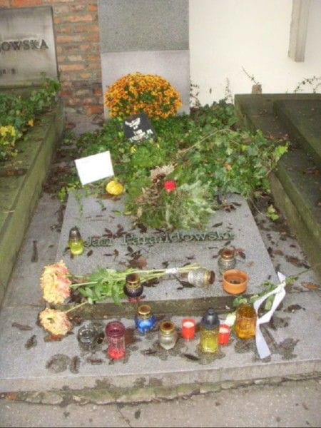 Aleja Zasłużonych - Cmentarz Powązkowski