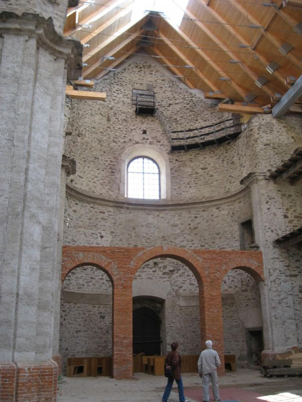 Neratov - wnętrze kościoła