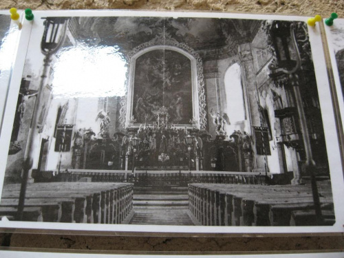 Archiwalne zdjęcie wnętrza kościoła w Neratovie /do 1945 r./