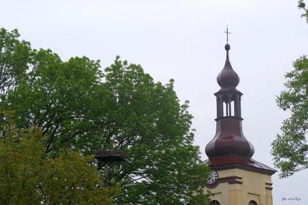 mój kościółek, na mojej wsi ... #kościół #wieś #Chomiąża #krajobraz #góry #Czechy
