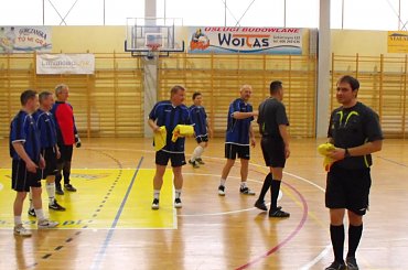 Beskid Żegocina vs Policja
1:7 #piłka #halowa #halówka #limanowa #beskid #żegocina #policja #mecz