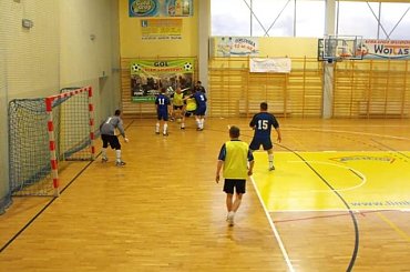 Beskid Żegocina vs Policja
1:7 #piłka #halowa #halówka #limanowa #beskid #żegocina #policja #mecz
