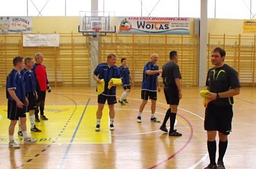 Beskid Żegocina vs Policja
1:7 #piłka #halowa #halówka #limanowa #beskid #żegocina #policja #mecz