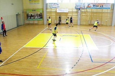 Beskid Żegocina vs Policja
1:7 #piłka #halowa #halówka #limanowa #beskid #żegocina #policja #mecz