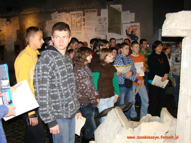 3 grudnia 2009 klasa wojskowa uczestniczyła w wycieczce do Wojskowej Akademii Technicznej i Muzeum Powstania Warszawskiego #Sobieszyn #Brzozowa #MuzeumPowstaniaWarszawskiego #KlasaWojskowa