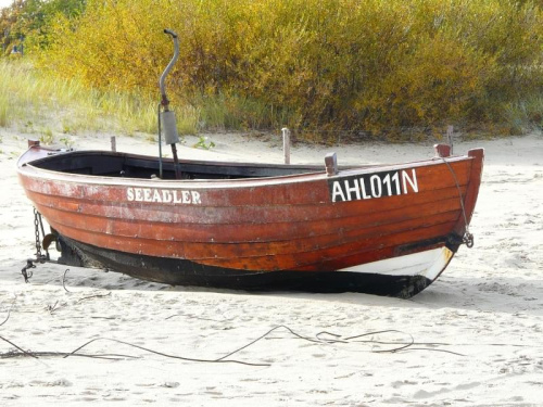 Plaża w Ahlbeck, rybacka łódź. #łódź #plaża