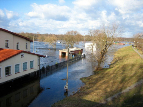 Zdjęcia zrobione z wału przeciwpowodziowego w Ostrołęce przy poziomie ostrzegawczym 360 cm 09-02-2011