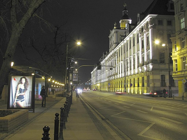 młoda laska i stary uniwerek ;)