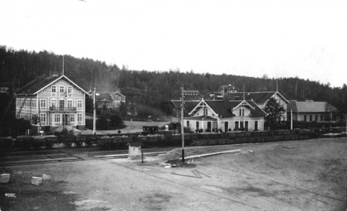 Järnvägsstationen.
Foto ar 1900.