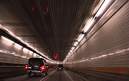 Tunel pod rzeka East Rives /USA/
z kazda minuta dalszej jazdy pod ta rzeka moje samopoczucie zmienialo sie jakos :)))) #USA #ameryka #TunelPodEastRives #alicjaszrednicka