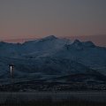 Tromso - widok z lotniska na druga strone fiordu w samo poludnie