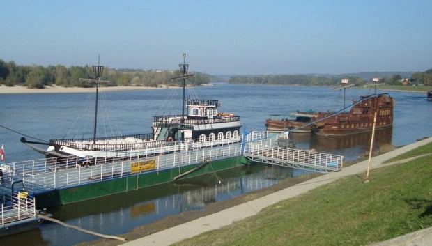 Kazimierz Dolny-spacerkiem nad Wisłą.