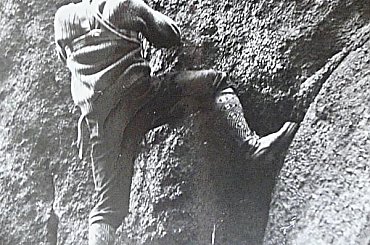 Jedna ławeczka zawieszona. #góry #ludzie #wspinaczka