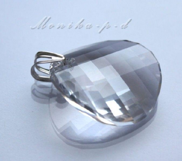 707W. Swarovski Twist Crystal - wisiorek ok 3,5cm
średnica kryszału - 28mm
zawieszka srebro