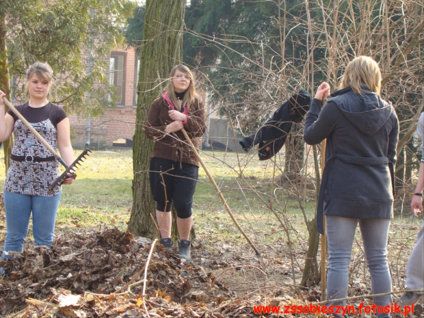 Wiosenne porządki czyli nagrabiliśmy sobie #Sobieszyn #Brzozowa #AlertEkologiczny