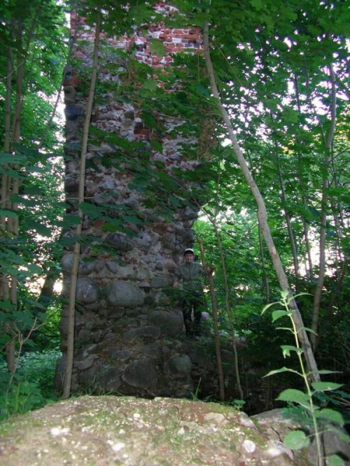 Szestno (warmińsko-mazurskie)-ruiny zamku