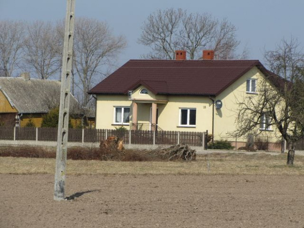 i tak sobie łążąc dochodzę do wniosku, że ładne są te wiejskie chaty