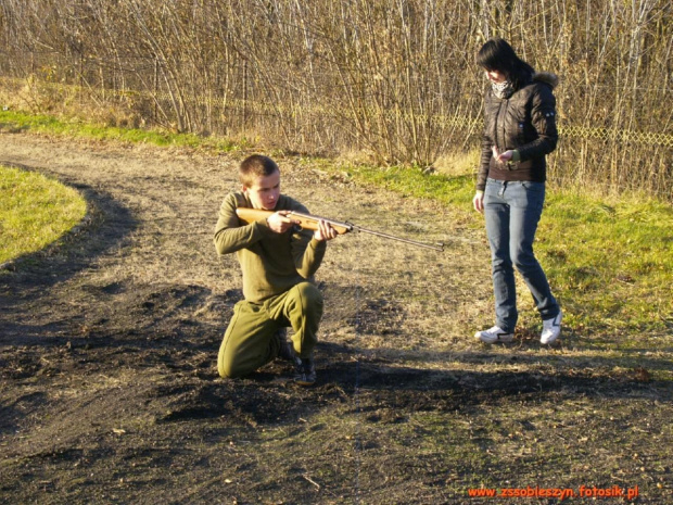 Klasa wojskowa podczas ćwiczeń biegowo-strzeleckich- fot. R. Witamborski #Sobieszyn #Brzozowa #KlasaWojskowa