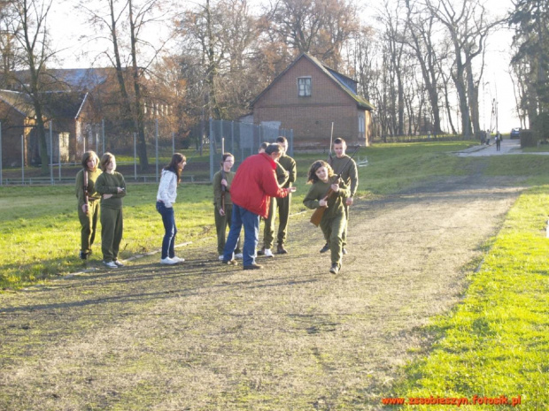 Klasa wojskowa podczas ćwiczeń biegowo-strzeleckich- fot. R. Witamborski #Sobieszyn #Brzozowa #KlasaWojskowa