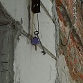 wychodząc na spacer trzba dobrze zamknąć chałupę