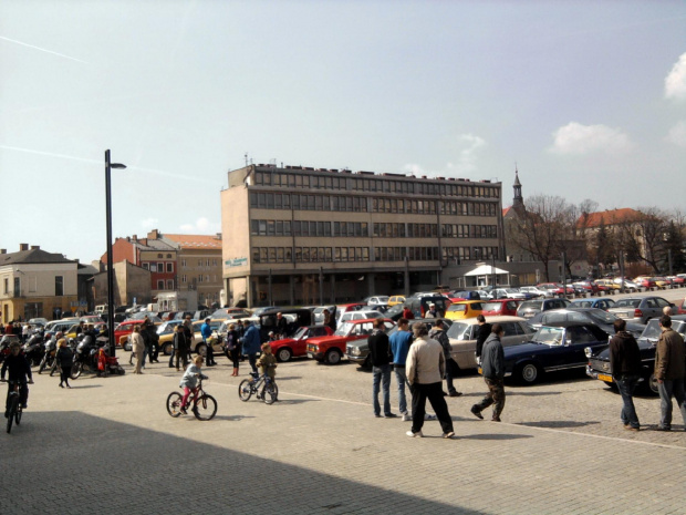 Zlot Fanów Samochodów starych 2011 04 16 Chrzanów woj . małopolskie