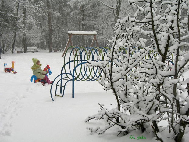 tak fajnie było, że wcale nie chciało mi się iść do domu ... :)) #dzieci #rodzina #śnieg #zima #park