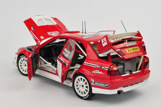 Mitsubishi Lancer Evo VI WRC T. Makinen Winner of 2001 Rally Monte Carlo - AUTOart 1:18