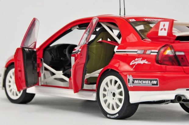Mitsubishi Lancer Evo VI WRC T. Makinen Winner of 2001 Rally Monte Carlo - AUTOart 1:18