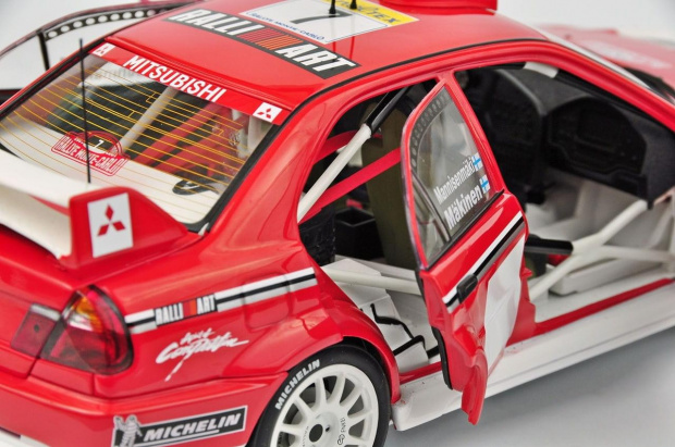 Mitsubishi Lancer Evo VI WRC T. Makinen Winner of 2001 Rally Monte Carlo - AUTOart 1:18