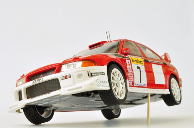 Mitsubishi Lancer Evo VI WRC T. Makinen Winner of 2001 Rally Monte Carlo - AUTOart 1:18