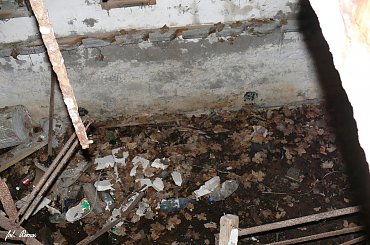 Wieża ckm przy śluzie Guzianka.Trzypiętrowa wieża o betonowych ścianach grubości 1,5m i stropie najwyższej kondygnacji o grubości 0,5m. Uzbrojenie: 4 ckm i broń ręczna załogi. Załoga: 24 ludzi. #Guzianka