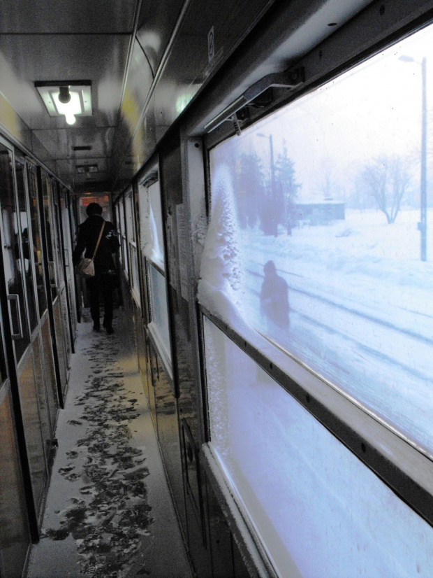 W pociągu relacji Białystok Warszawa (27.01.2010) można było jeździć na nartach