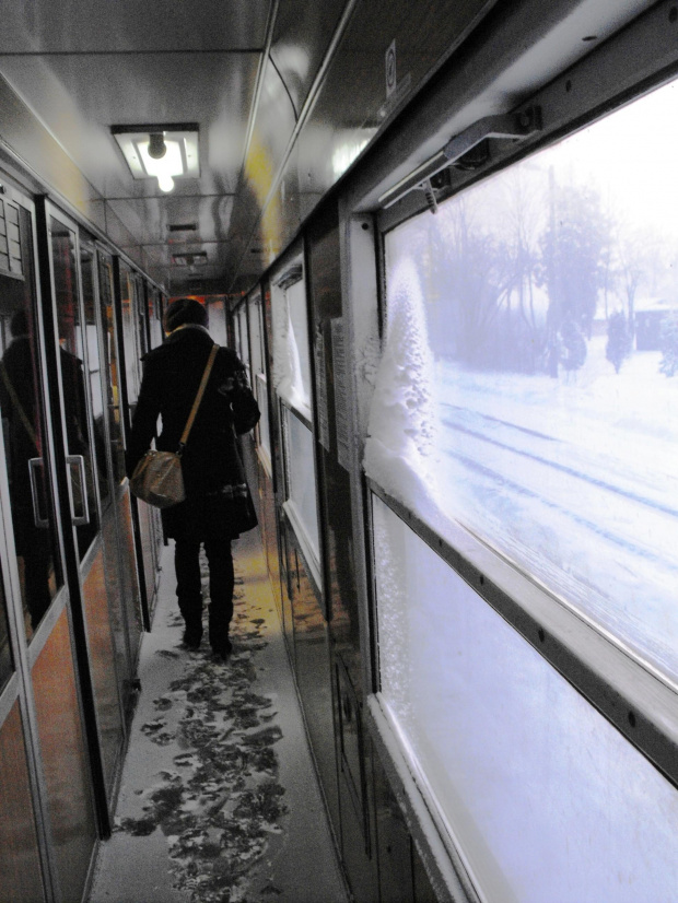 W pociągu relacji Białystok Warszawa (27.01.2010) można było jeździć na nartach