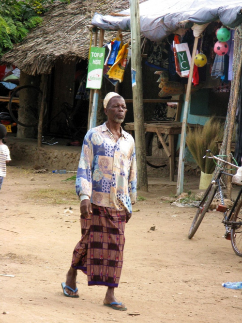Pan w tradycyjnym stroju #Afryka #Kenia #suahili #Washini #wasini #tropik